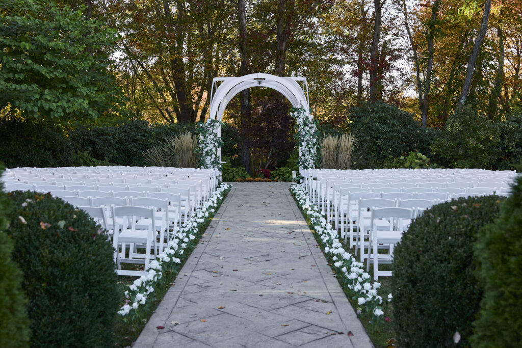 Avenir | October Outdoor Ceremony | Sasha Greenhalgh Photography