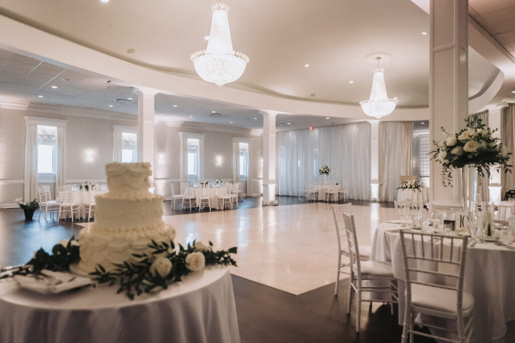 Avenir | Reception | Shutter and Sound