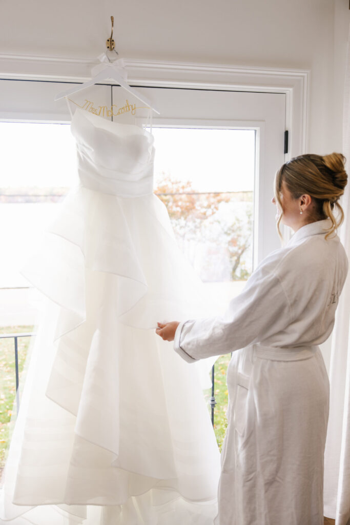 The Gatehouse at Saphire Estate | Dress Hanging | Move Mountains Co.