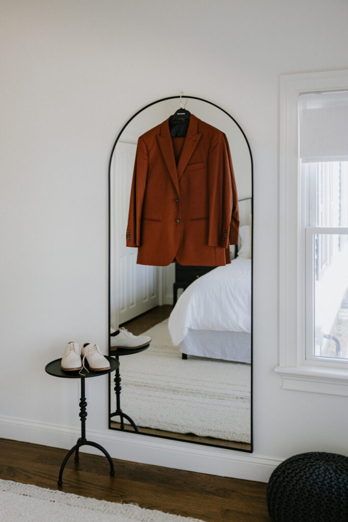 The Gatehouse at Saphire Estate | Groom's Lounge | Zhaun Frias Photography